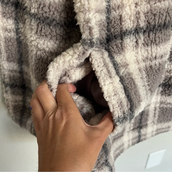 Koolaburra by UGG Brushed Sherpa Hoodie Pullover Portobello Plaid Size L Pockets - Picture 5 of 8